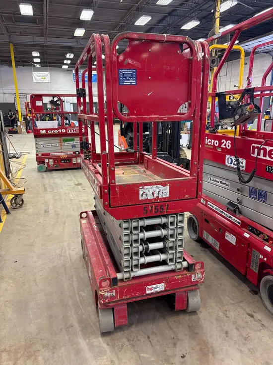 2018 MEC MICRO 19 Scissor Lift