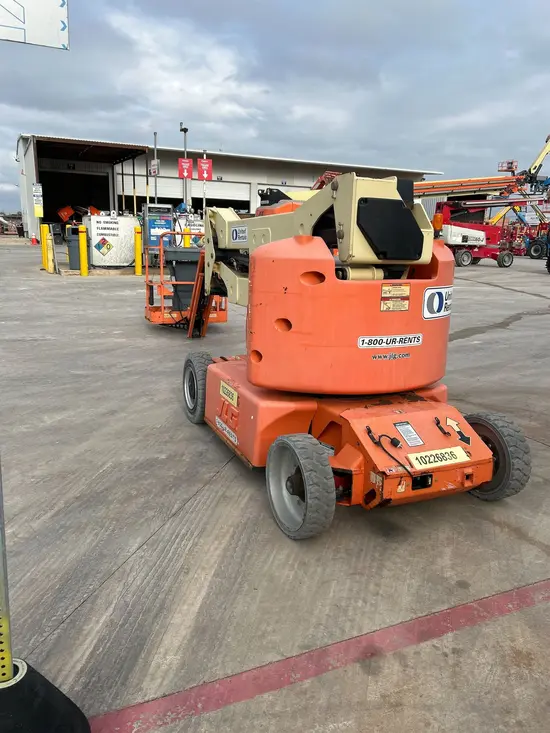 2014 JLG E400AJPN Articulating Boom Lift
