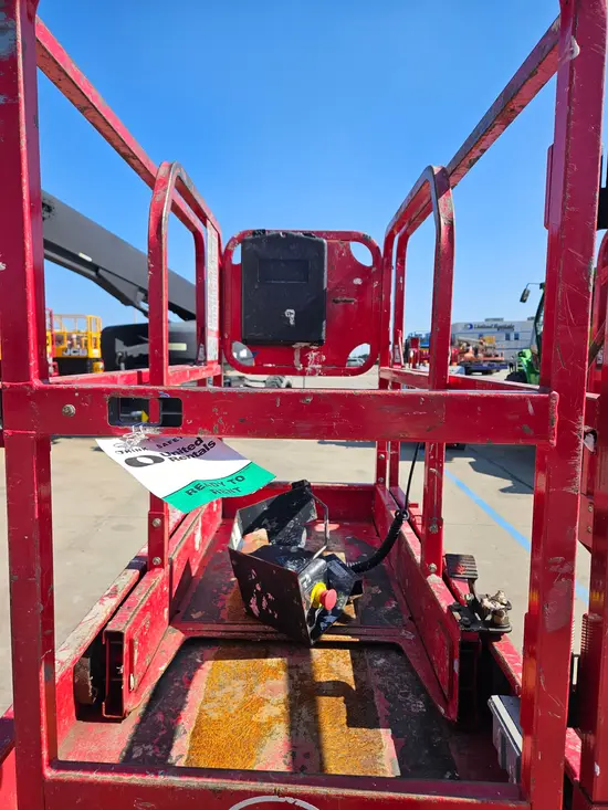2018 MEC MICRO 19 Scissor Lift