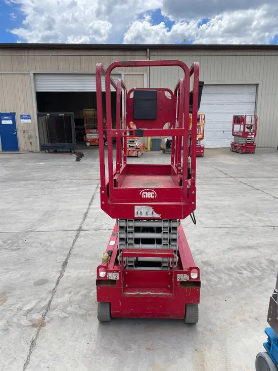 2018 MEC MICRO 19 Scissor Lift