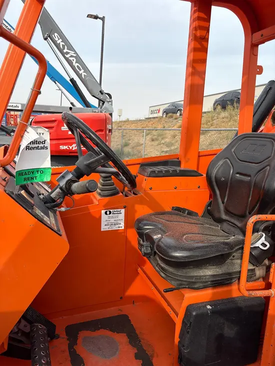 2017 SKYTRAK 8042 Forklift