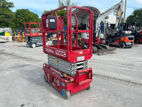 2017 MEC MICRO 19 Scissor Lift