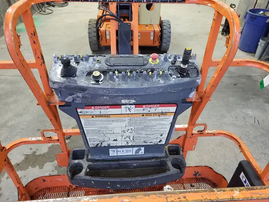 2013 JLG E450AJ Articulating Boom Lift
