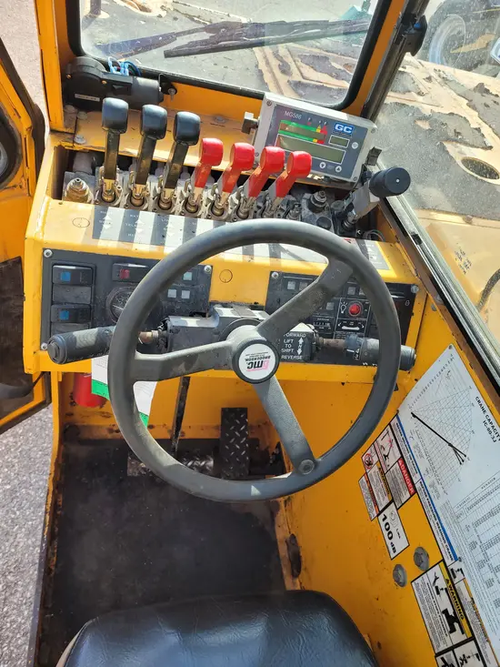 2015 Broderson IC-80-3J
