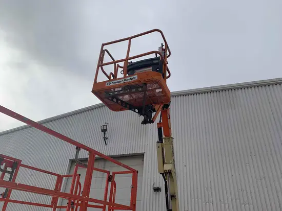 2014 JLG E300AJP Articulating Boom Lift