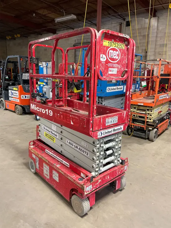 2018 MEC MICRO 19 Scissor Lift