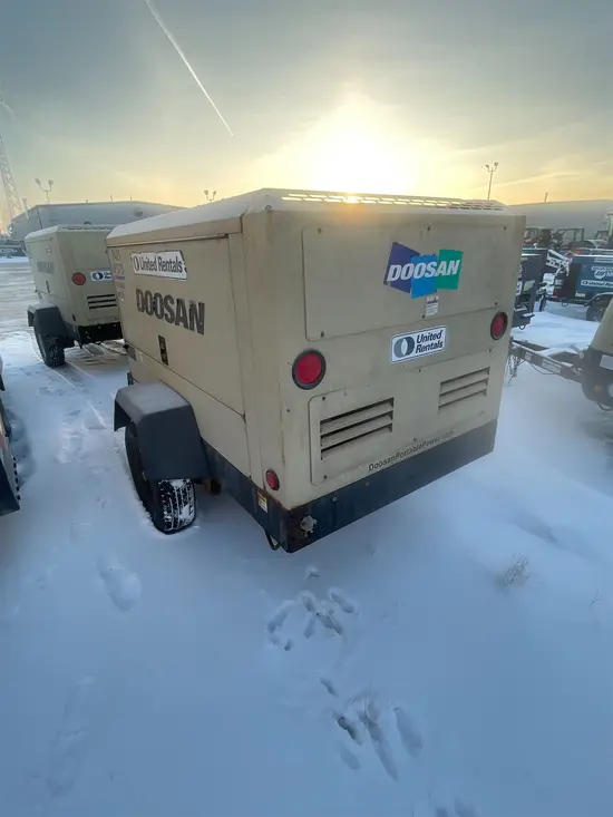 2018 Doosan P425/HP375EXT3 Air Compressor