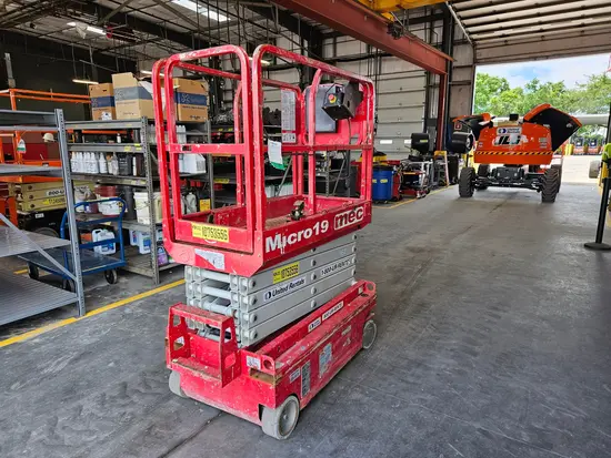 2018 MEC MICRO 19 Scissor Lift