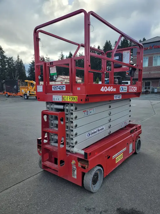 2017 MEC 4046SE Scissor Lift