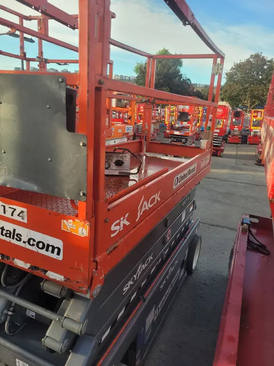 2018 Skyjack SJIII3226 Scissor Lift
