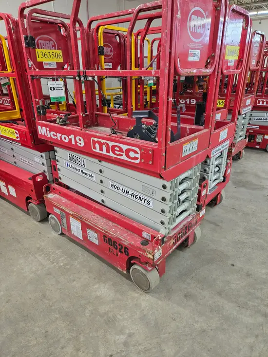 2018 MEC MICRO 19 Scissor Lift