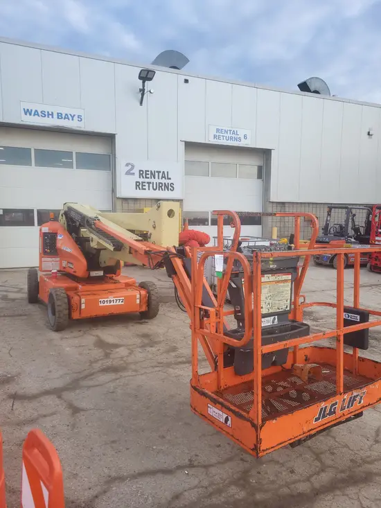 2013 JLG E450AJ Articulating Boom Lift