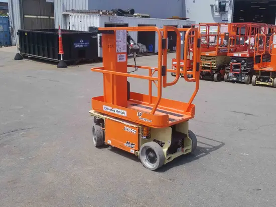 2014 JLG 1230ES Self-Propelled One-Person Lift