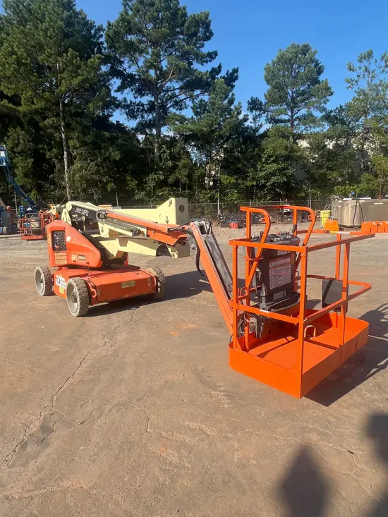 2014 JLG E450AJ Articulating Boom Lift