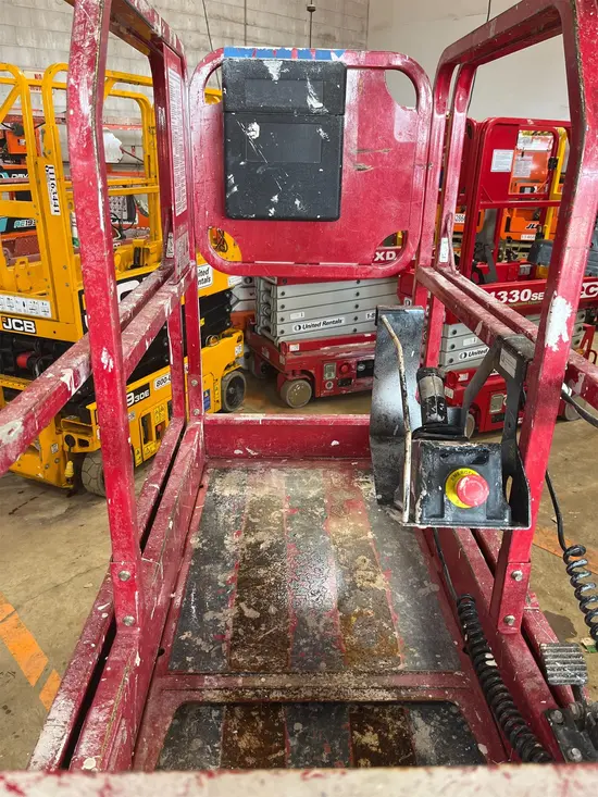 2018 MEC MICRO 19 Scissor Lift