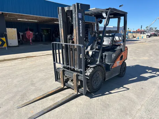 2022 Doosan G25P-7DF Warehouse Forklift