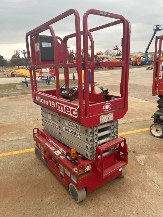 2018 MEC MICRO 19 Scissor Lift