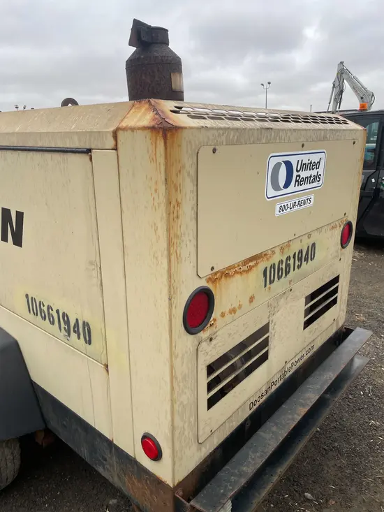 2016 Doosan XP375WJD Air Compressor