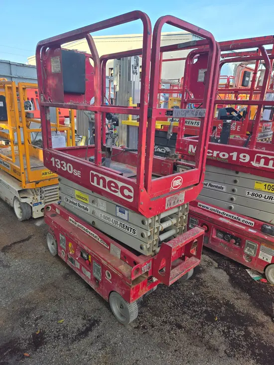 2017 MEC 1330SE Scissor Lift