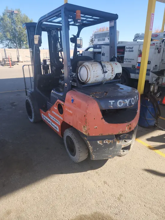 2017 Toyota 8FGU30 Warehouse Forklift