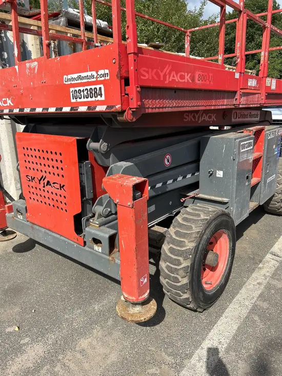 2018 Skyjack SJ8831RT Rough Terrain Scissor Lift