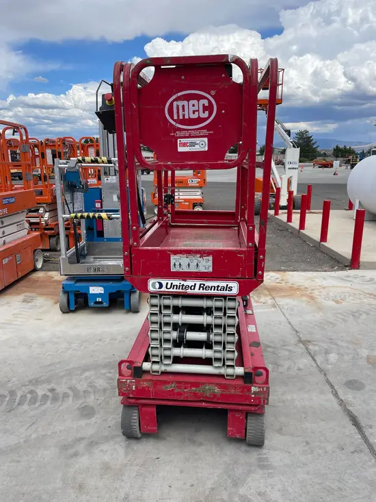 2018 MEC MICRO 19 Scissor Lift