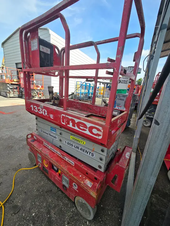 2017 MEC 1330SE Scissor Lift