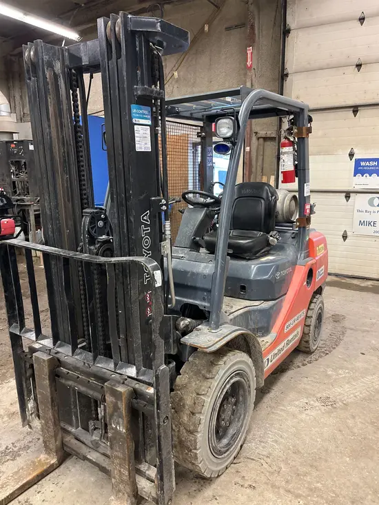 2019 Toyota 8FGU30 Warehouse Forklift