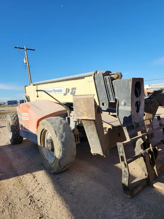 2015 JLG 1055 Forklift