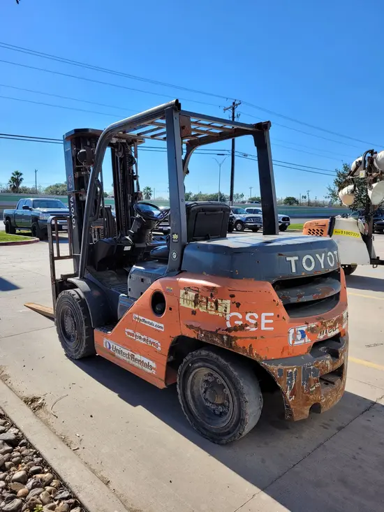 2018 Toyota 8FD35U Warehouse Forklift