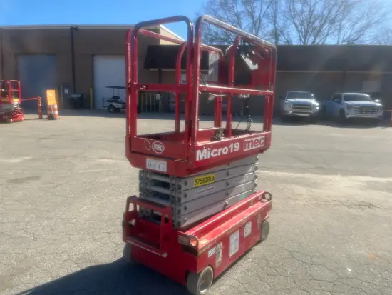 2018 MEC MICRO 19 Scissor Lift