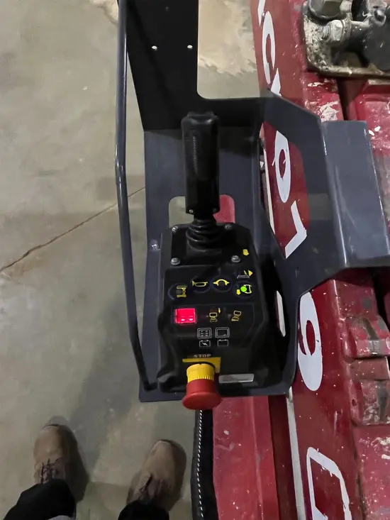 2018 MEC MICRO 19 Scissor Lift