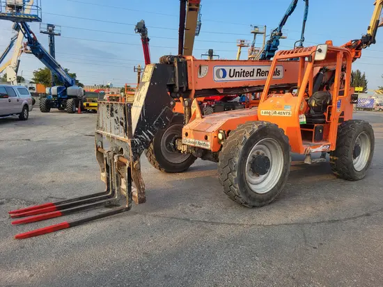 2017 SKYTRAK 6042 Forklift
