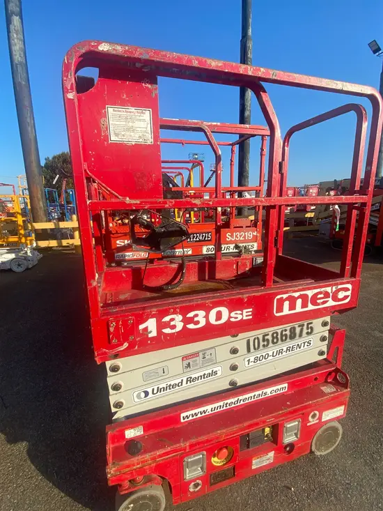 2017 MEC 1330SE Scissor Lift