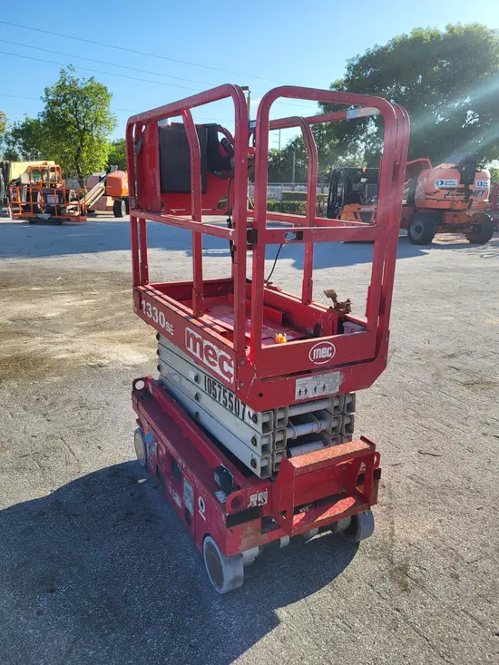 2017 MEC 1330SE Scissor Lift