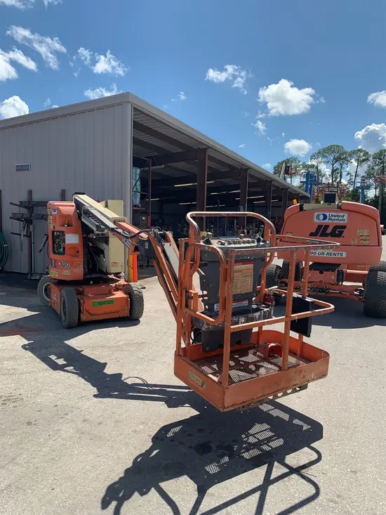 2014 JLG E300AJP Articulating Boom Lift