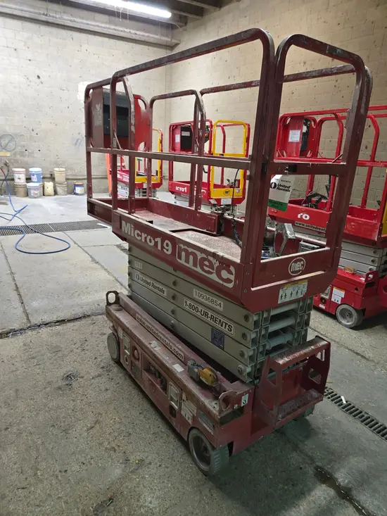 2019 MEC MICRO 19 Scissor Lift