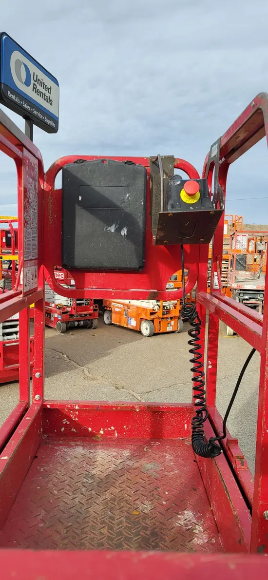 2018 MEC MICRO 19 Scissor Lift
