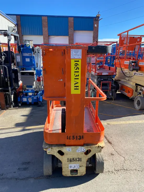 2016 JLG 1230ES Self-Propelled One-Person Lift