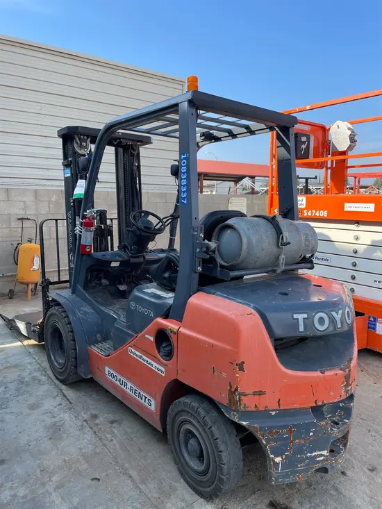 2018 Toyota 8FGU25 Warehouse Forklift
