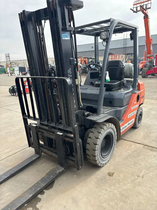 2018 Toyota 8FGU25 Warehouse Forklift