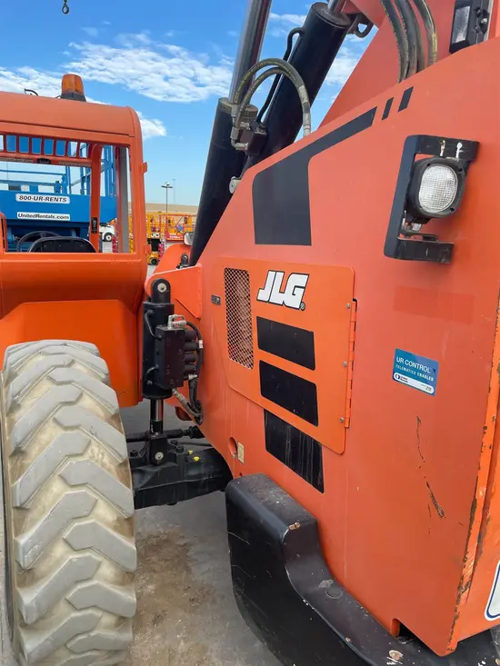2017 SKYTRAK 8042 Forklift