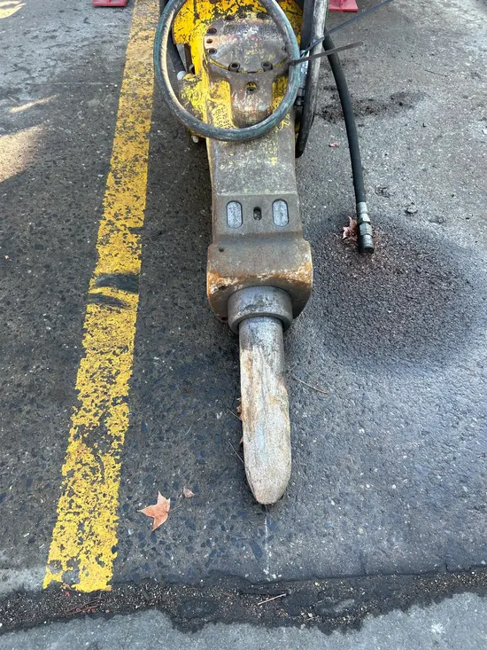 2017 Atlas Copco SB 452 Attachment