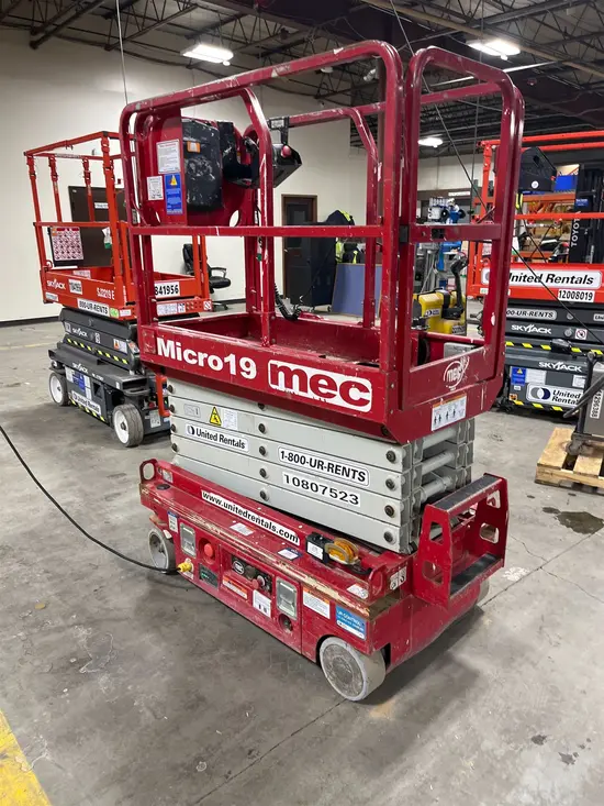 2018 MEC MICRO 19 Scissor Lift