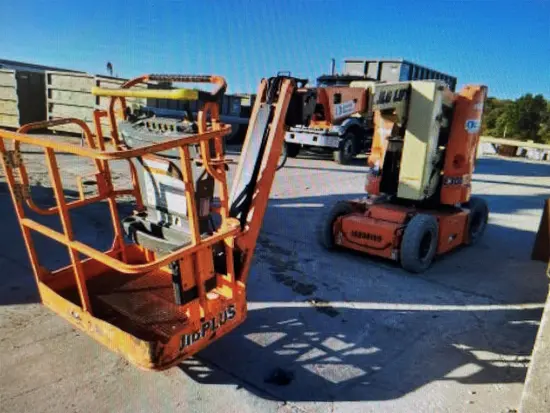 2014 JLG E300AJP Articulating Boom Lift