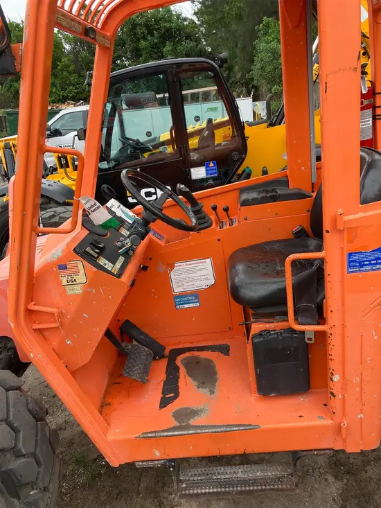 2016 SKYTRAK 6042 Forklift