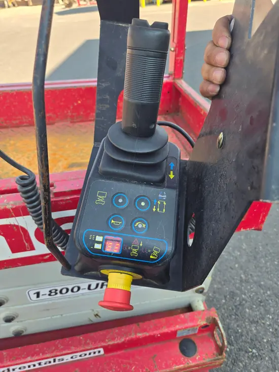 2018 MEC MICRO 19 Scissor Lift