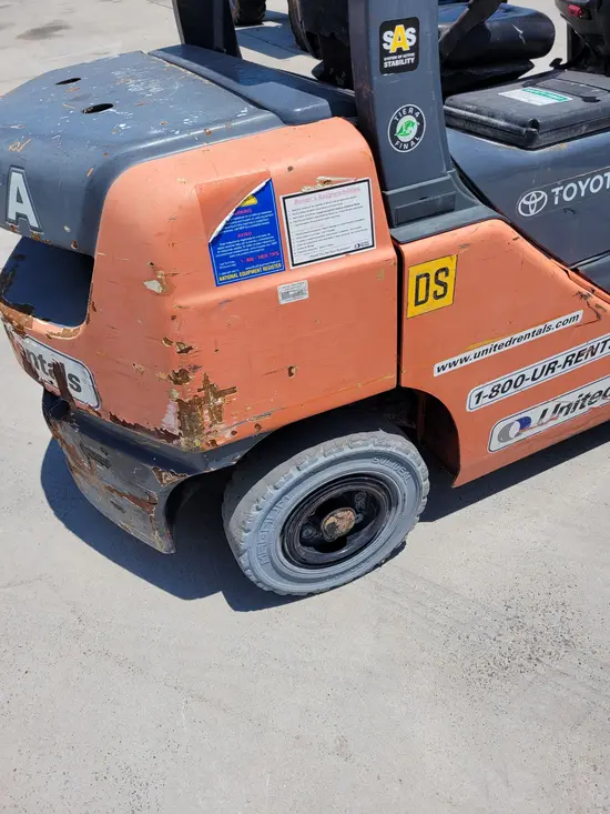 2017 Toyota 8FDU25 Warehouse Forklift