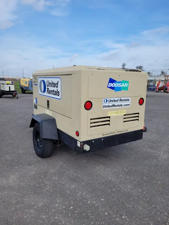 2018 Doosan P425/HP375WCUT4 Air Compressor