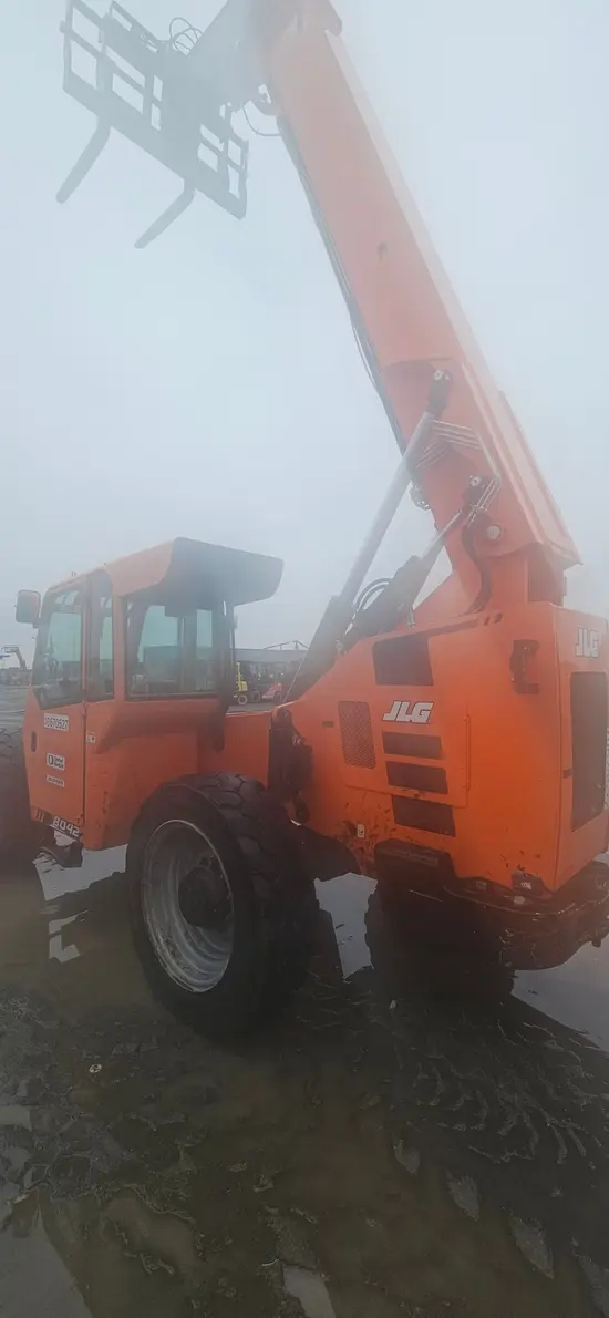 2017 SKYTRAK 8042 Forklift